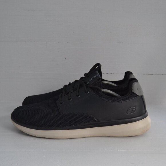 Skechers Black Sneakers Men's 13 Goga Mat Arch Classic Air Cooled Memory Foam - Picture 1 of 8